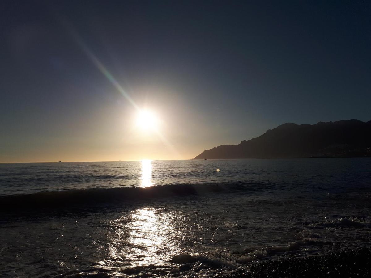 Salerno Centraal Esterno foto
